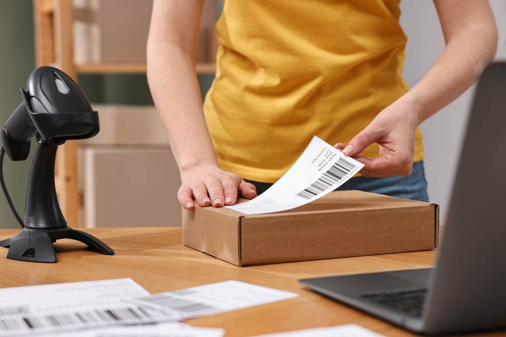 Blind Shipping in Label Printing: How Resellers Deliver Under Their Own Brand 